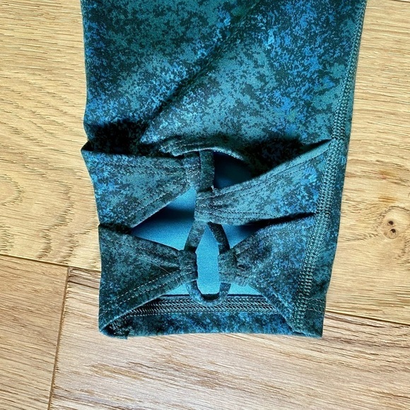 All In Motion Leggings - Pockets! - Size XL - Picture 5 of 6